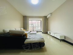 秦皇岛开发区森林逸城森林家园 三室一卫 步梯5楼 俩空调 价格可议  短租 月付出租房源真实图片