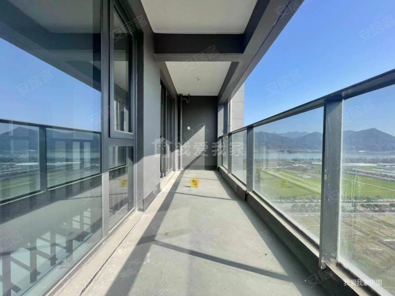 宋都江宸府4室2厅2卫131.23㎡南370万