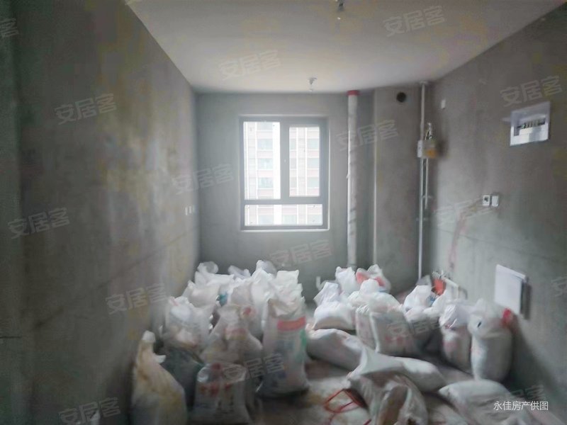 新增房源,17中毛坯房,房东诚心出售,荣盛城瑞府二手房,185万,3室2厅,2