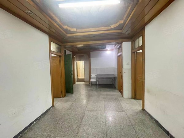 深圳宝安新安塘坊花园上川地铁口大五房,中层,可宿舍出租房源真实图片