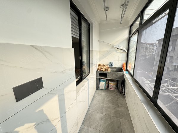 金华婺城江北新建巷16-20号小区江北市中心 正规一室一厅 自住精装 温馨舒适 采光好租金实惠出租房源真实图片