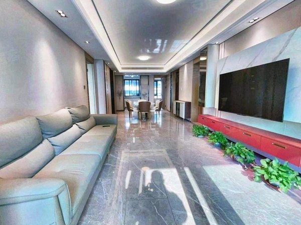 【多图】东苑古北尚公馆,金虹桥租房,古北尚公馆 带 边套四房 中央