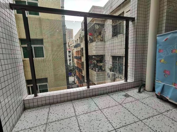 深圳宝安流塘流塘新村12号线流塘站近地铁 精装修大一房一厅 配套齐全