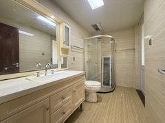 泰兴泰兴市区复兴路吾悦万达附近 临近滨江开发区  城区工业园区 红星美凯龙出租房源真实图片