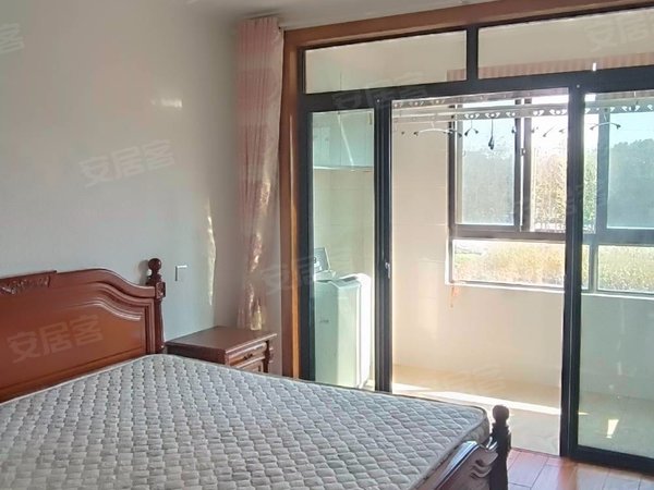 苏州太仓沙溪白云花园出租白云花园两室两厅一卫精装月租1800出租房源