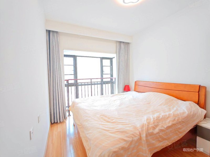 精装三房两卫 近云大医院市中心一环边市体育馆地铁口,北大资源博泰城