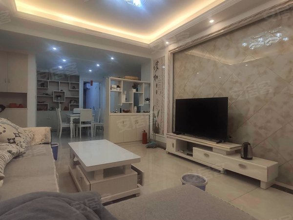 东南3房2卫自住装修品牌配置 室内干净整洁包看中出租房源真实图片