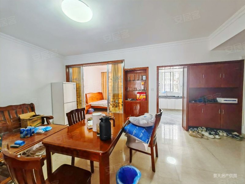 临溪花园2楼清爽装修三室一厅一卫证满看房方便有钥匙