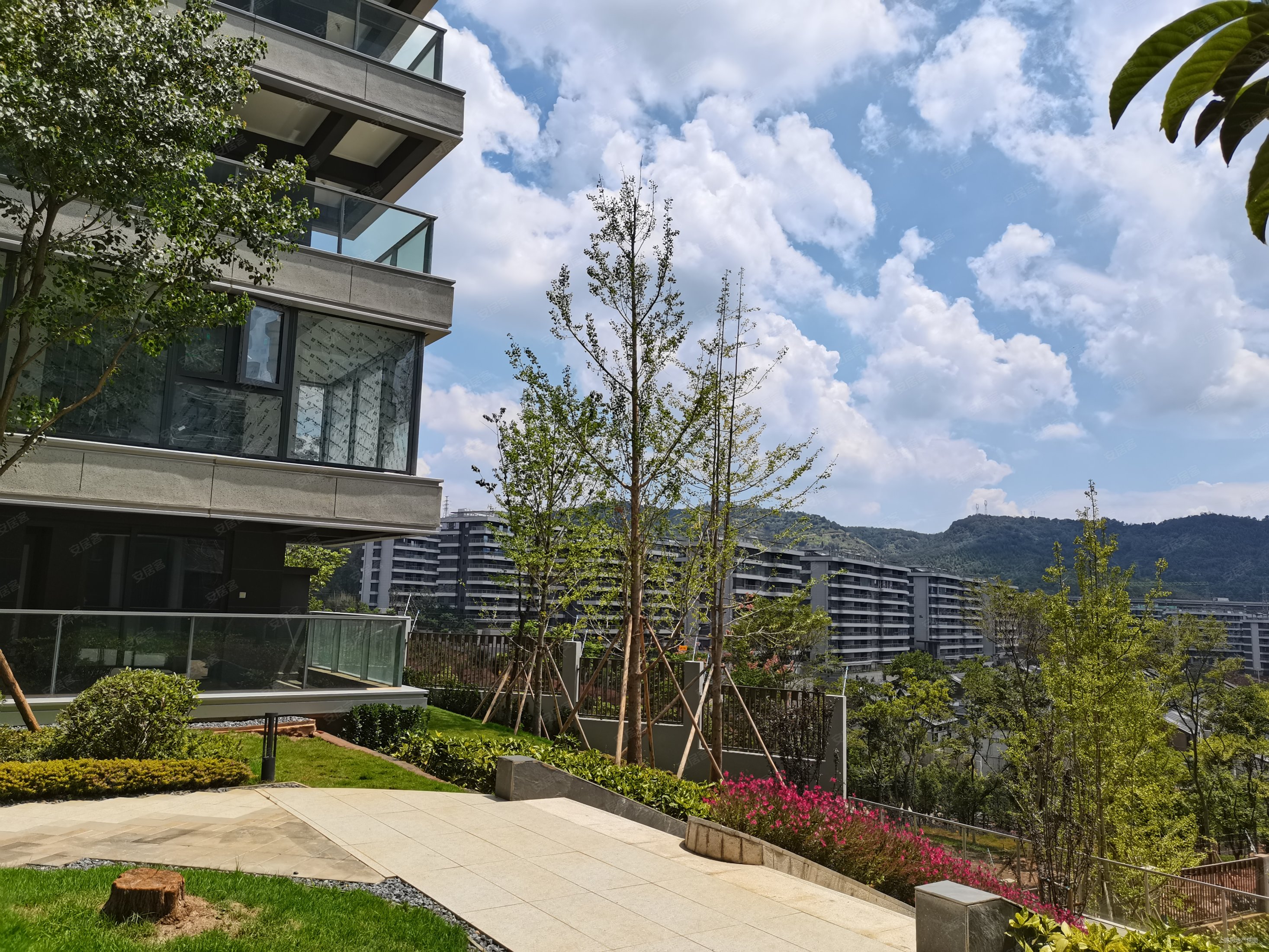 中国铁建山语桃源