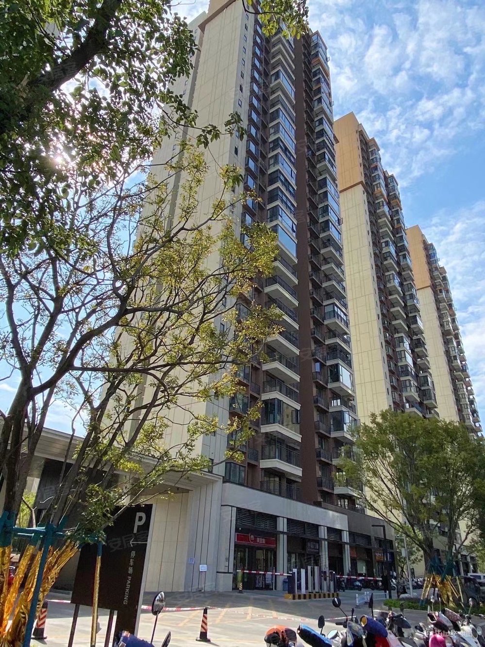 华润万象华府精装修三房两厅两卫厅出阳台朝南视野开阔