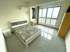 张家港金港金港中心金成小区三期丨精装合租大单间丨带室内阳台丨纯个认房原无中介费出租房源真实图片