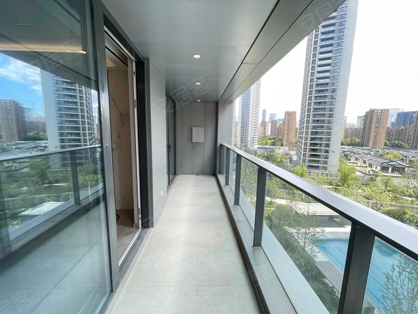 杭州临平临平理想臻品理想zhen品 3室2卫 家具家电可配全新 出租 带