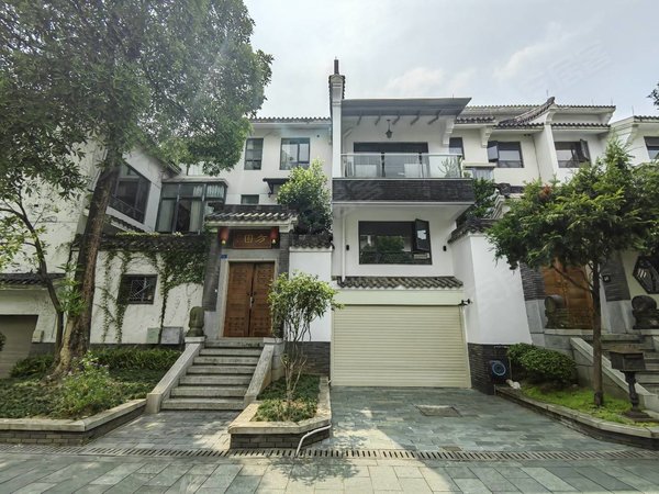 广州番禺万博清华坊清华坊联排别墅 370方 花园280方适合居住办公看房
