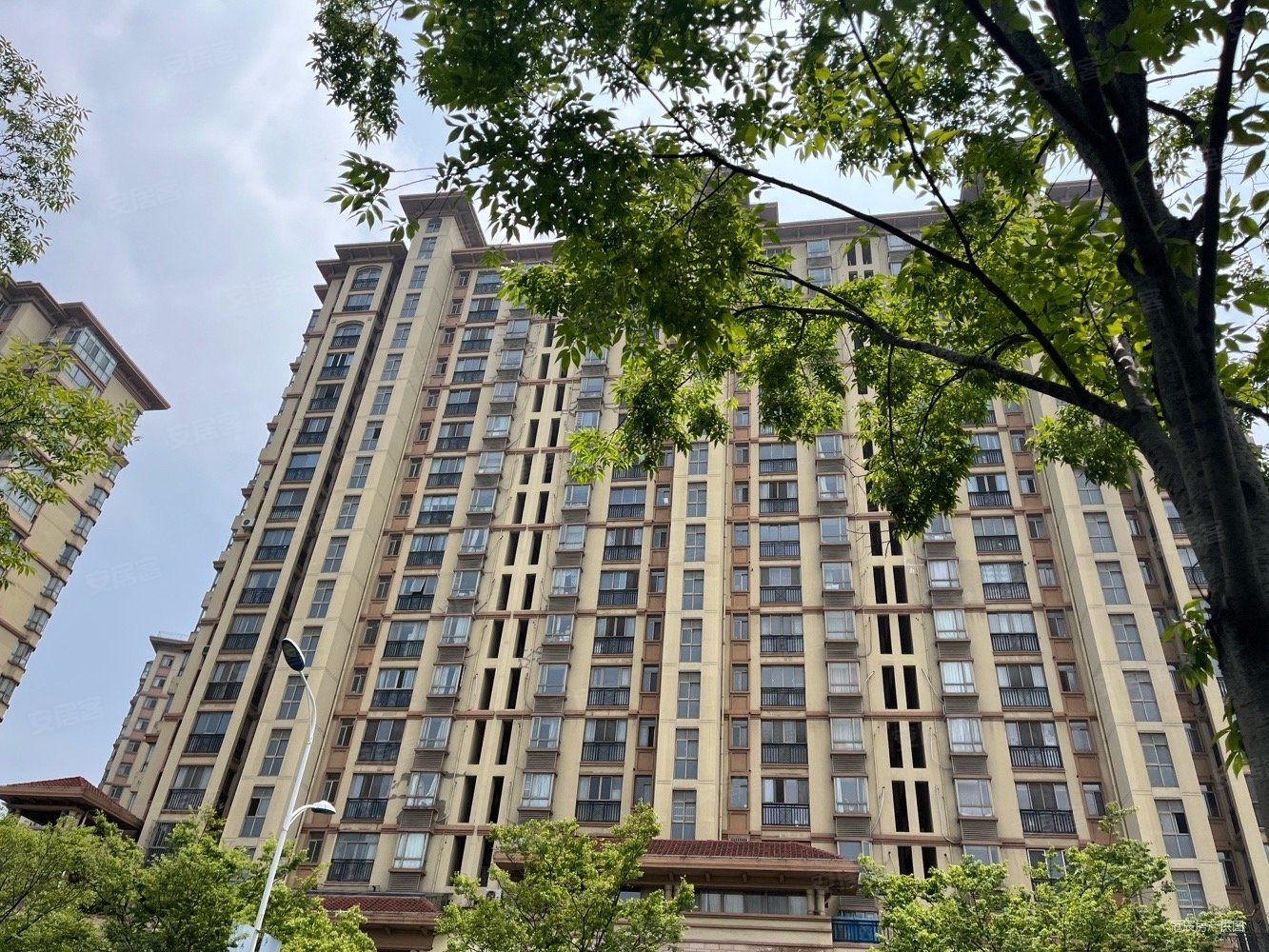 御水湾花园(二期)3室2厅2卫106.23㎡南138.8万