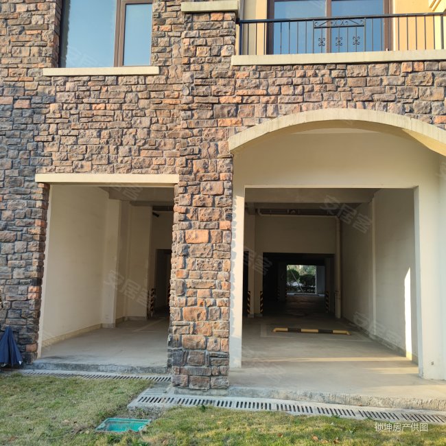 急售丨龙湖台地别墅丨四层分布丨双层花园丨独门独院带2个车位