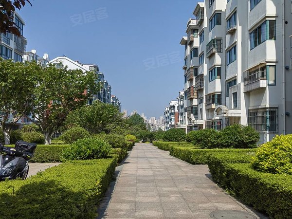 青岛市北浮山后埠西花园有钥匙埠西花园套三厅精装低楼层拎包住3833元