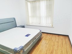 恩施恩施市黄泥坝清外旁莲湖花园二期四室二厅一厨一卫精装修拎包入住出租房源真实图片