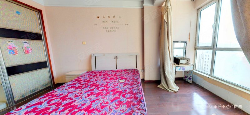 盛世景园电梯房好楼层好楼座 满五 紧靠地铁口集市