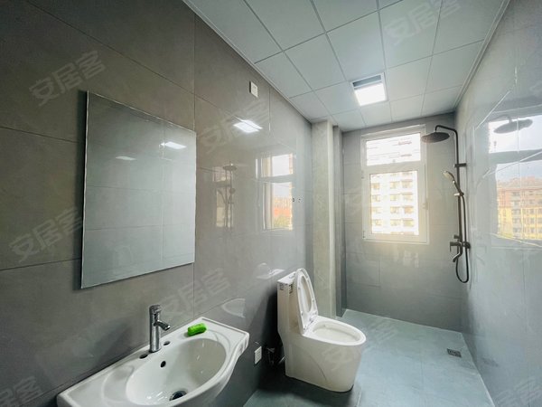 德州齐河城区东海清河园清河园东区洋房!带车位储藏室!三室!拎包住!