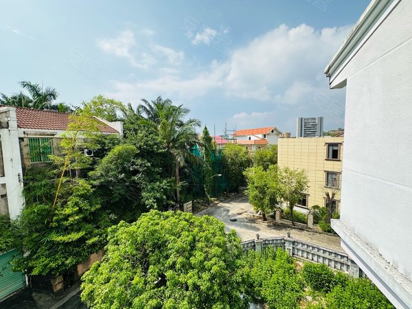 深圳大鹏新区葵涌御海湾山庄深圳独栋别墅(上下四层 带大花园 使用600