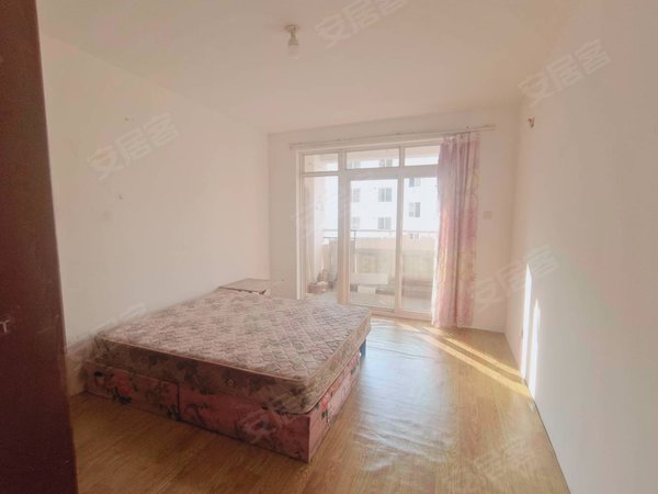 青岛李沧金水路明秀山庄明秀山庄,可短租3个月,长租价格有变化,双南一