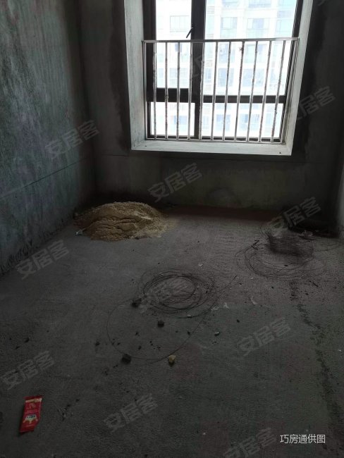 星洲国际 高楼层视野好 楼龄新 刚需小三居 医疗配套成熟