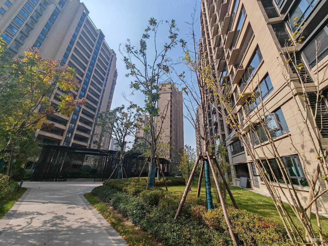 观淮府二期 前排11楼三房精装修 满二年 飞机户,观淮府二手房,96.5万,