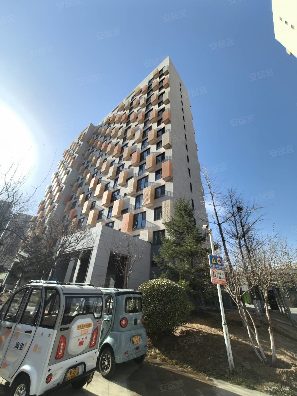 首城汇景湾南北通透满二中间楼层装修好带电梯板楼