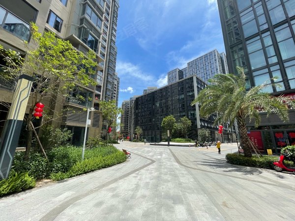 深圳龙华大浪恒大时尚慧谷阳台山地铁口,恒大精装修两房,高层采光出租