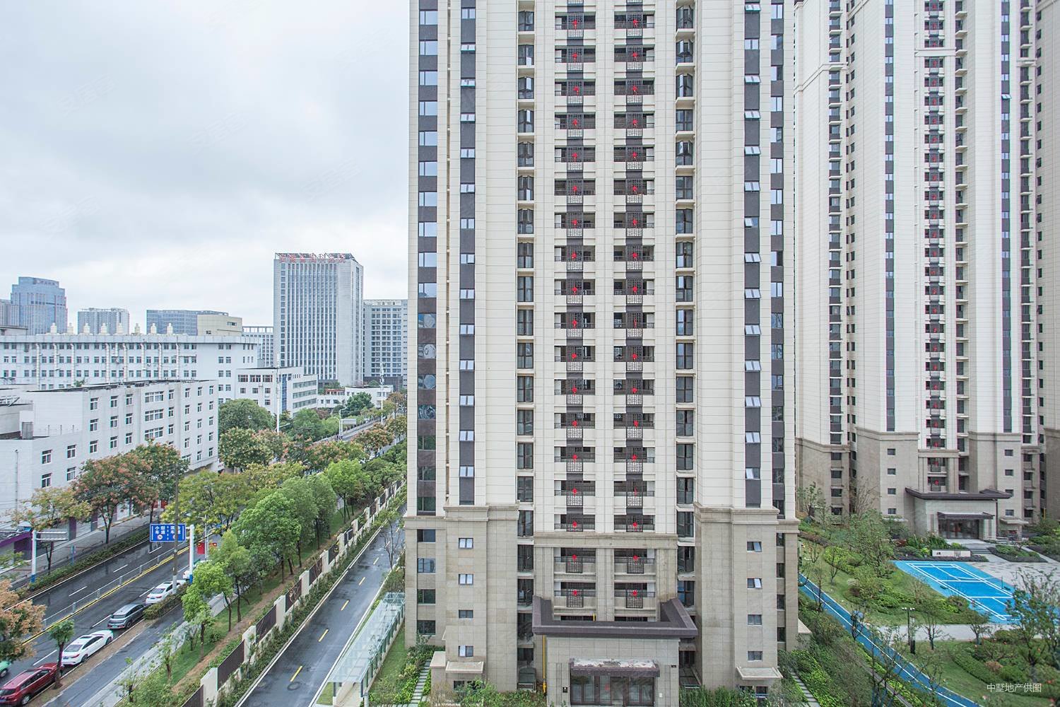 新上125平方户型中间楼层看房有钥匙大富鸿学府