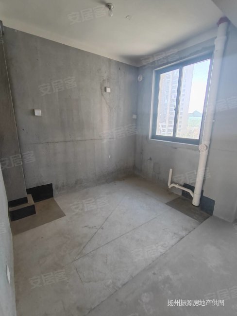 电梯洋房 有车库 润园三室毛坯 双阳台 好楼层 南北通透