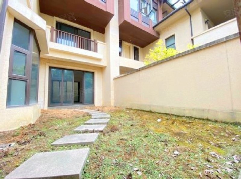 有天有地!,美城悦荣府(东区别墅)二手房,850万,5室2厅,4卫,304.