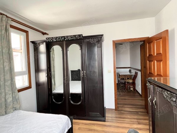 上海杨浦东外滩霍兰公寓12号18号江浦公园地铁站!电梯高区景观房!