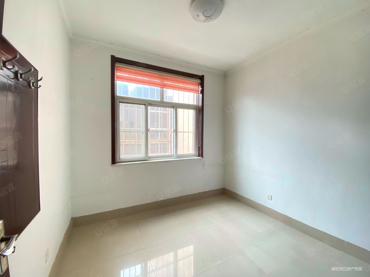 龙苑新村(南区)|黄山路6636号3室2厅2卫143平方米