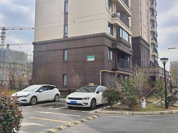 上海闵行浦江芦恒路60号楼8号线 近前滩太古里人民广场 可押一付一