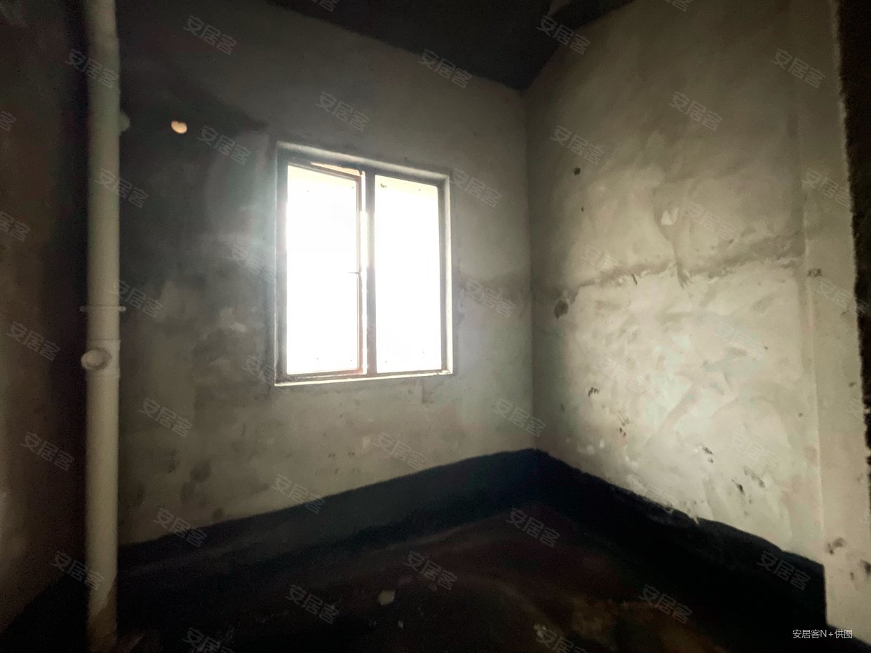 熙庭原著(别墅)4室2厅3卫213.82㎡南180万