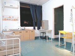 梧州万秀旺城广场短租，长租，办工，工，作室，红会附近潘塘公园，低层一房一厅出租房源真实图片