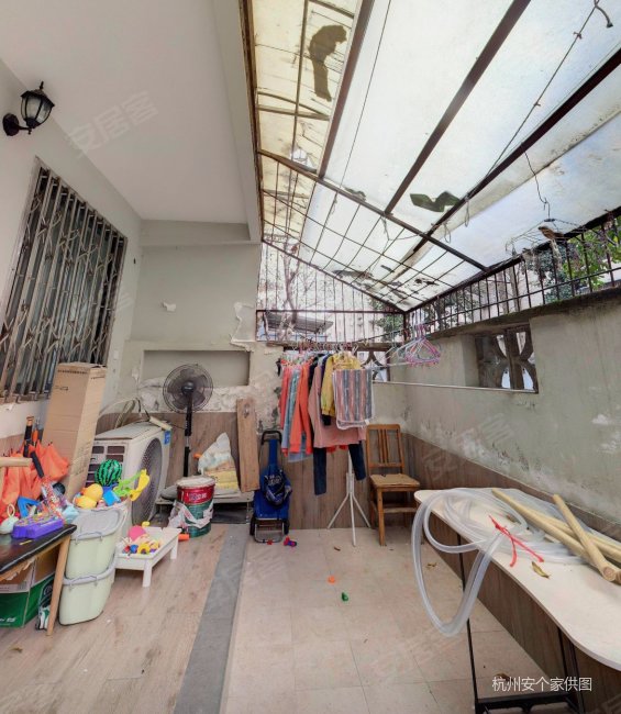 临平临平荷花小区一楼带院子户型方正万达商圈