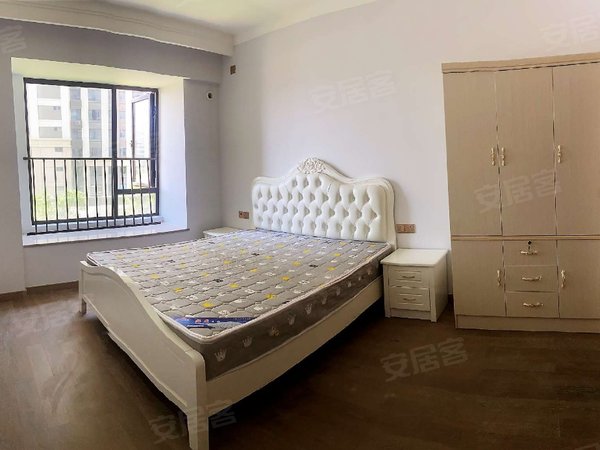 泉州石狮石狮泰禾广场石狮旭辉城精装三房 .家具齐全 .