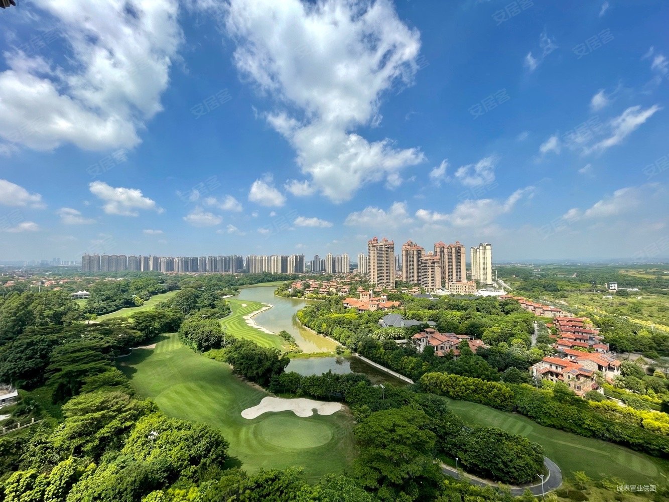 嘉和城温莎堡5室2厅3卫137.52㎡南北110万