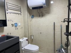 阜新海州海州城区西山花园C区，2楼，一室一厅，全南，精装，供暖26度出租房源真实图片