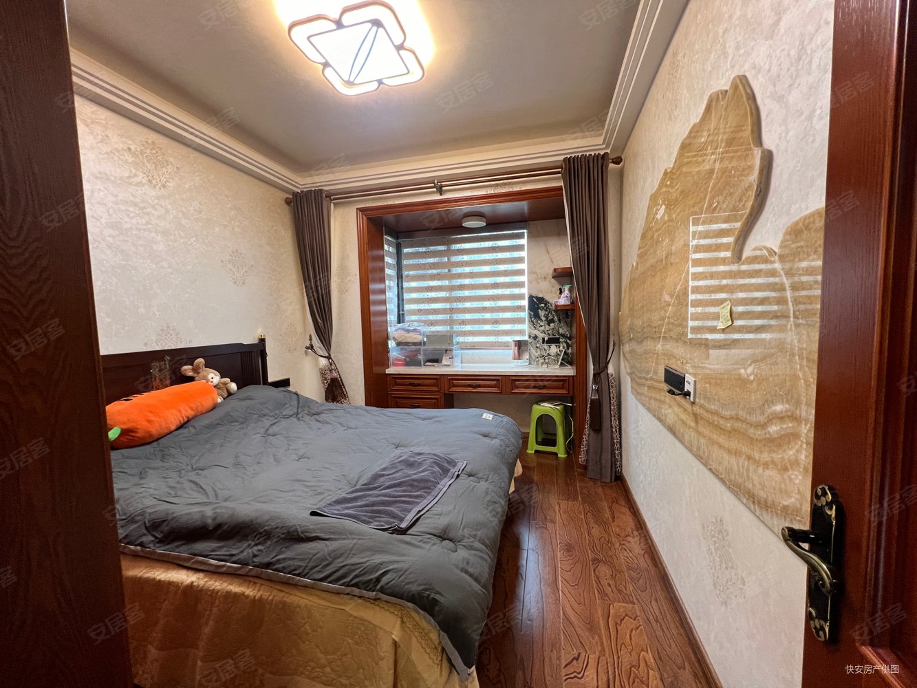 世茂带车位 豪华装修 家具全搭,世茂海峡城雍景苑二手房,190万,4室2厅