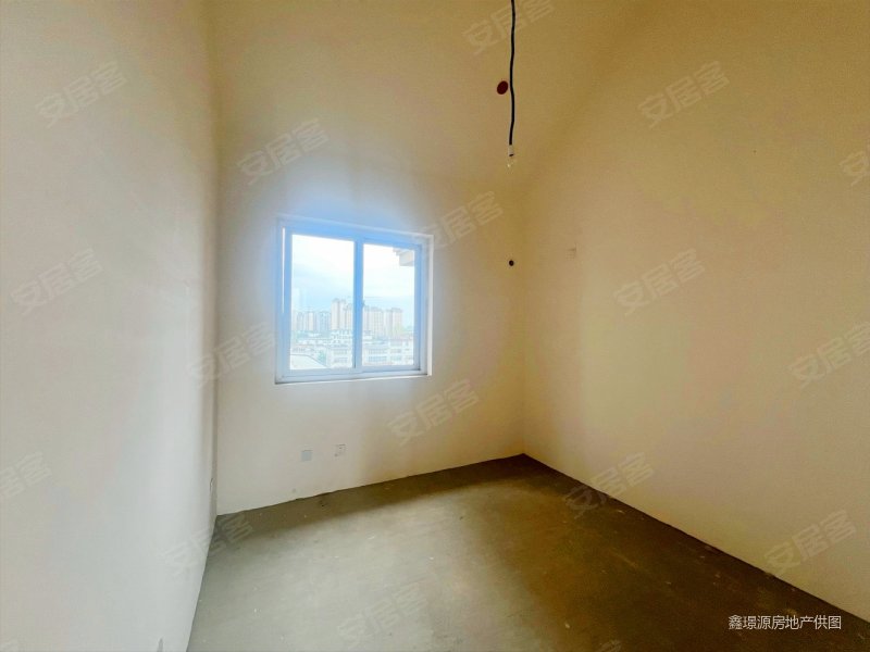 海德花园板式结构洋房南北通透总高8层