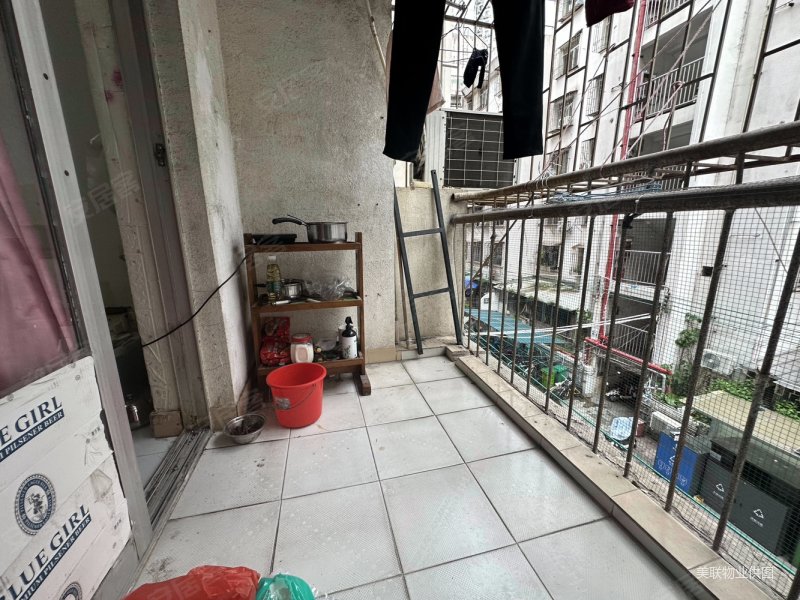 蛇口水湾地铁口海昌大厦小三房低总价入住蛇口