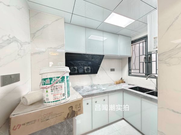 【多图】红坳新居，光明租房，光明城高铁 现代风精装大两房 定制书桌衣柜 随时方便看房，光明租房-深圳58安居客