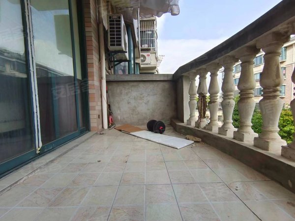 上海奉贤西渡文怡花园文怡花园 朝南主卧 超大阳台 拎包入住出租房源