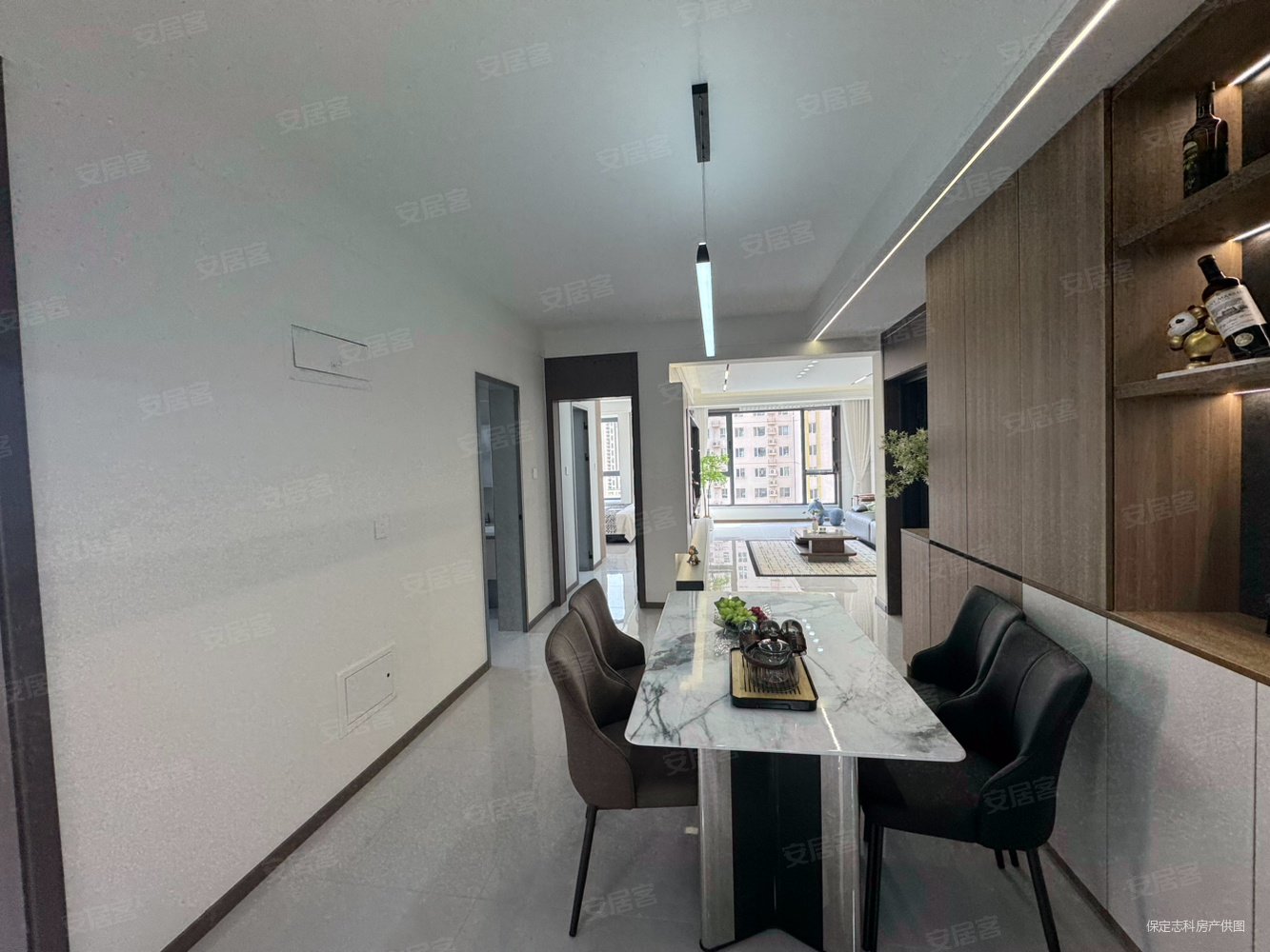 维多利亚夏郡3室2厅2卫137.1㎡南北105.8万