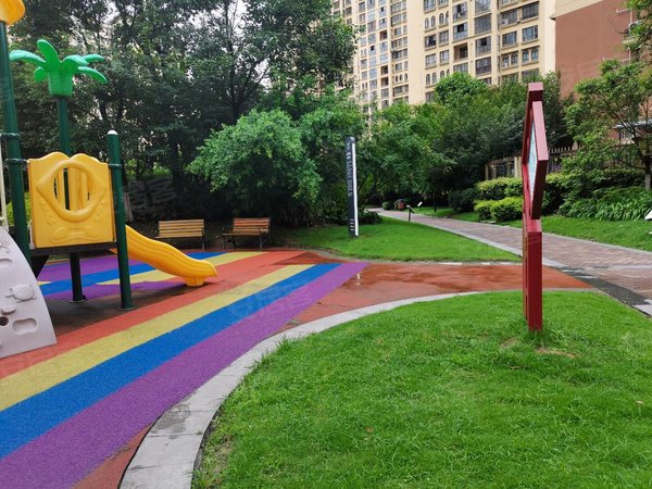 巴中经开区兴文乐湾首府市民之家旁 精装三室两厅两卫出租 家具家电齐全 拎包入住出租房源真实图片