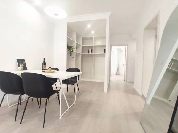 【多图】凯旋公寓,新华路租房,本人实地拍摄,真实出租,,朝南,双卫