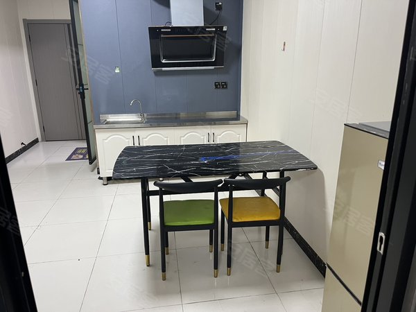 镇江镇江新区幸福广场赵声路2号小区英科医疗孚能科技附近可短租精装一室一厅无中介费随时看房入住出租房源真实图片